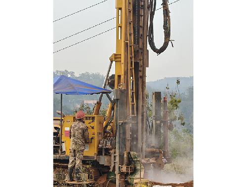 山區(qū)打深水井（2）